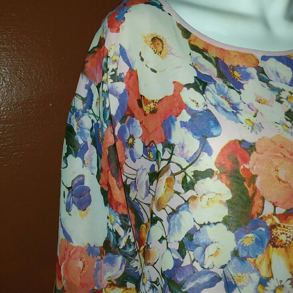 BEAUTIFUL BLUSH AND FLORAL DRESS - Picture 2 of 5